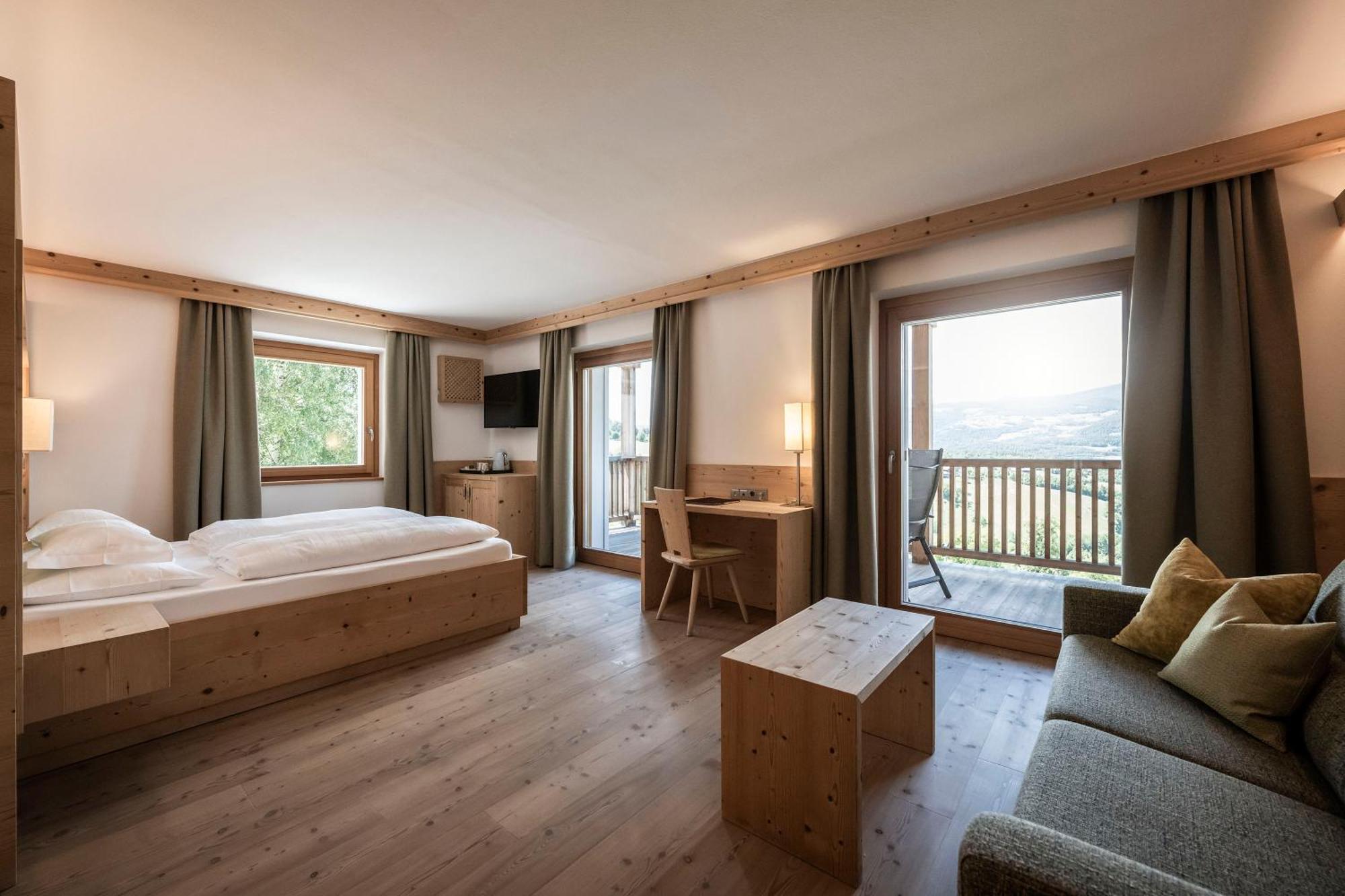 Dolmites Nature Hotel Vigilerhof Сьюзи Экстерьер фото